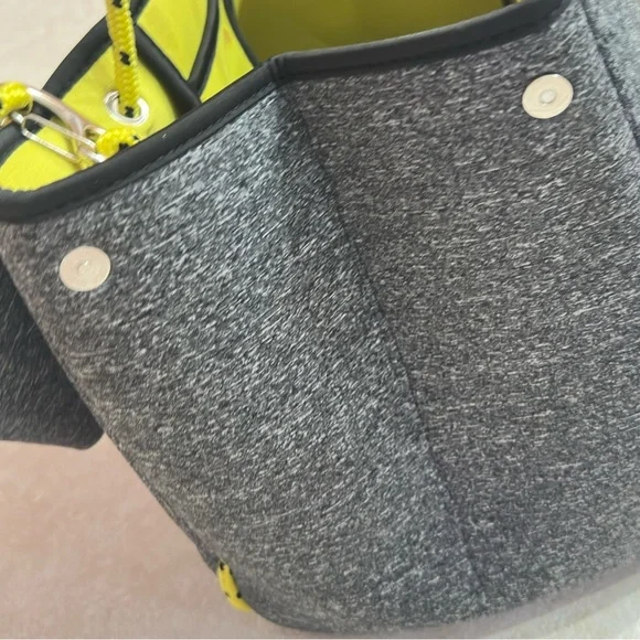 AH-DORNED ~ Large Gray Bag w/Yellow Racing Stripe Bungee Cord Style Handle - Picture 11 of 13